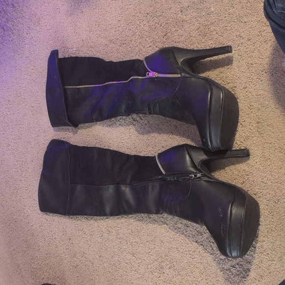 Knee high boots - Picture 2 of 3